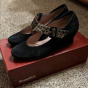 BeautiFeel Black Shoes with Leopard Accent